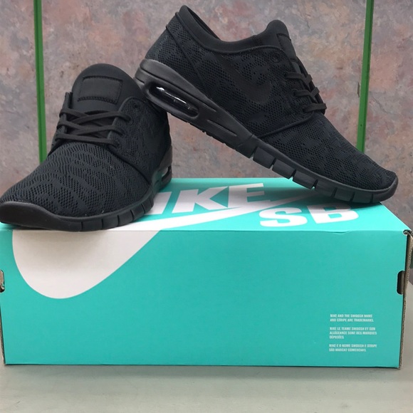 janoski max triple black